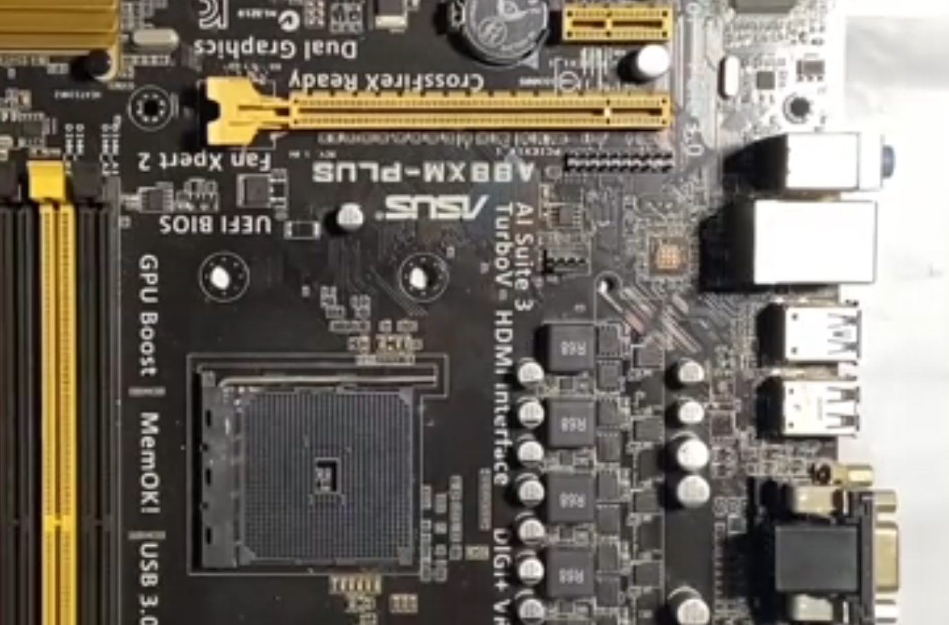 深海泰坦X8Ti筆記本不開機(jī)黑屏維修分析 技術(shù)資訊 第1張-成都十五維修